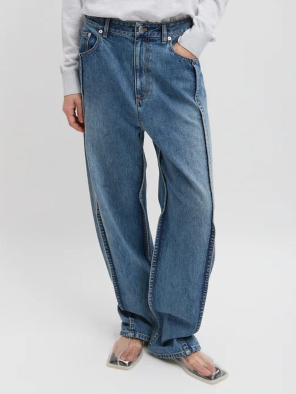 Tibi NWOT Spring Denim Tuck Jean Short 24